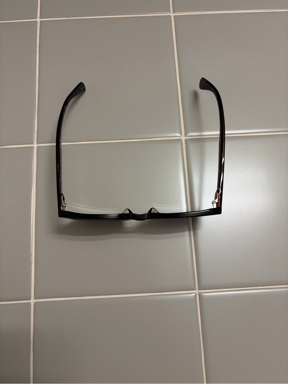 Rag and Bone Mens Modern Sunglasses with Dark Lenses - Picture 3 of 5